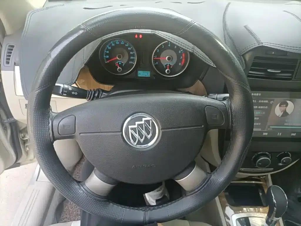 Buick Excelle 2015 1.5L Automatic Classic — миниатюра 11