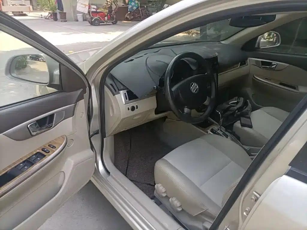 Buick Excelle 2015 1.5L Automatic Classic — миниатюра 16
