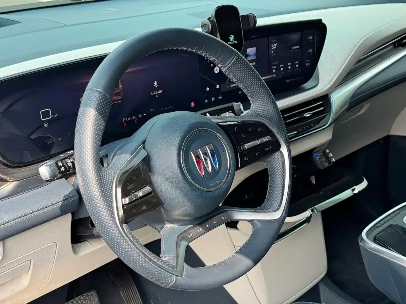 Century 2023 2.0T Four-Seat Private Edition — миниатюра 12