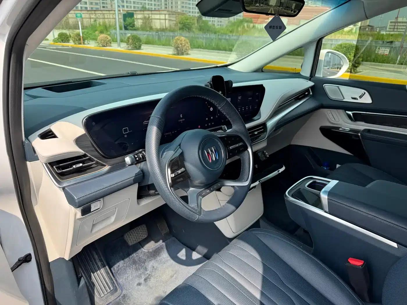 Century 2023 2.0T Four-Seat Private Edition — миниатюра 13