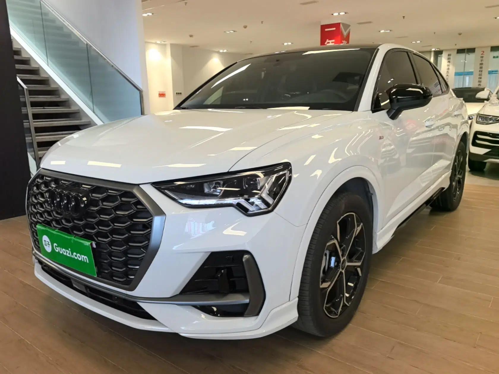 Audi Q3 Sportback 2024 40 TFSI Fashion Version — миниатюра 1