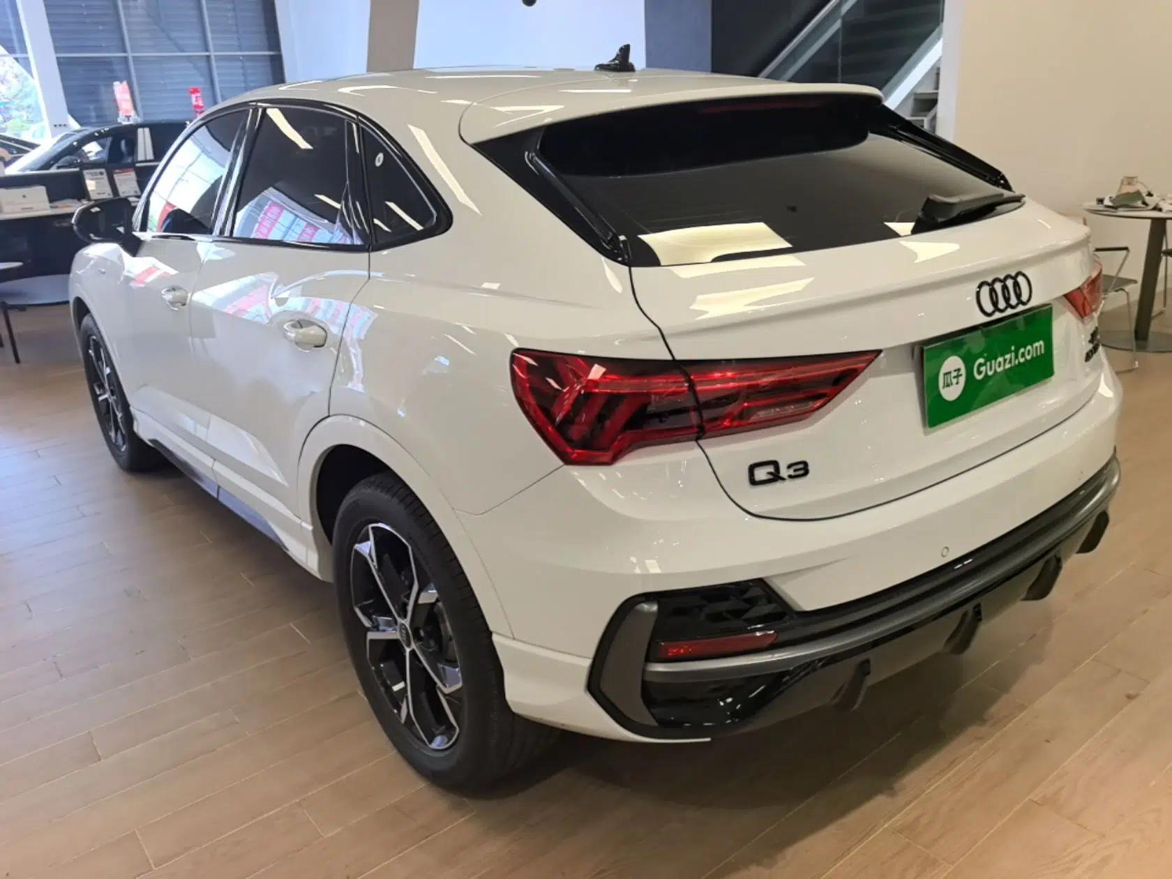 Audi Q3 Sportback 2024 40 TFSI Fashion Version — миниатюра 4