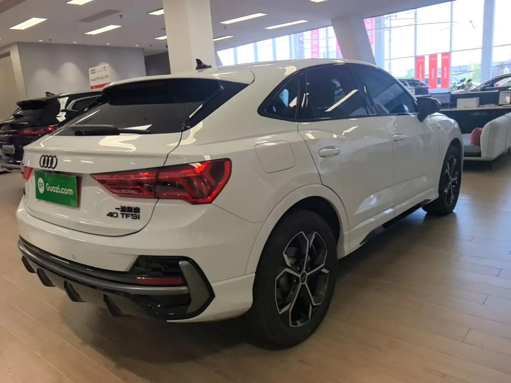 Audi Q3 Sportback 2024 40 TFSI Fashion Version — миниатюра 6