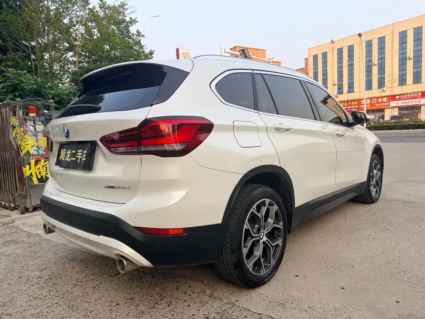 BMW X1 2022 sDrive25Li Leading Edition — миниатюра 3