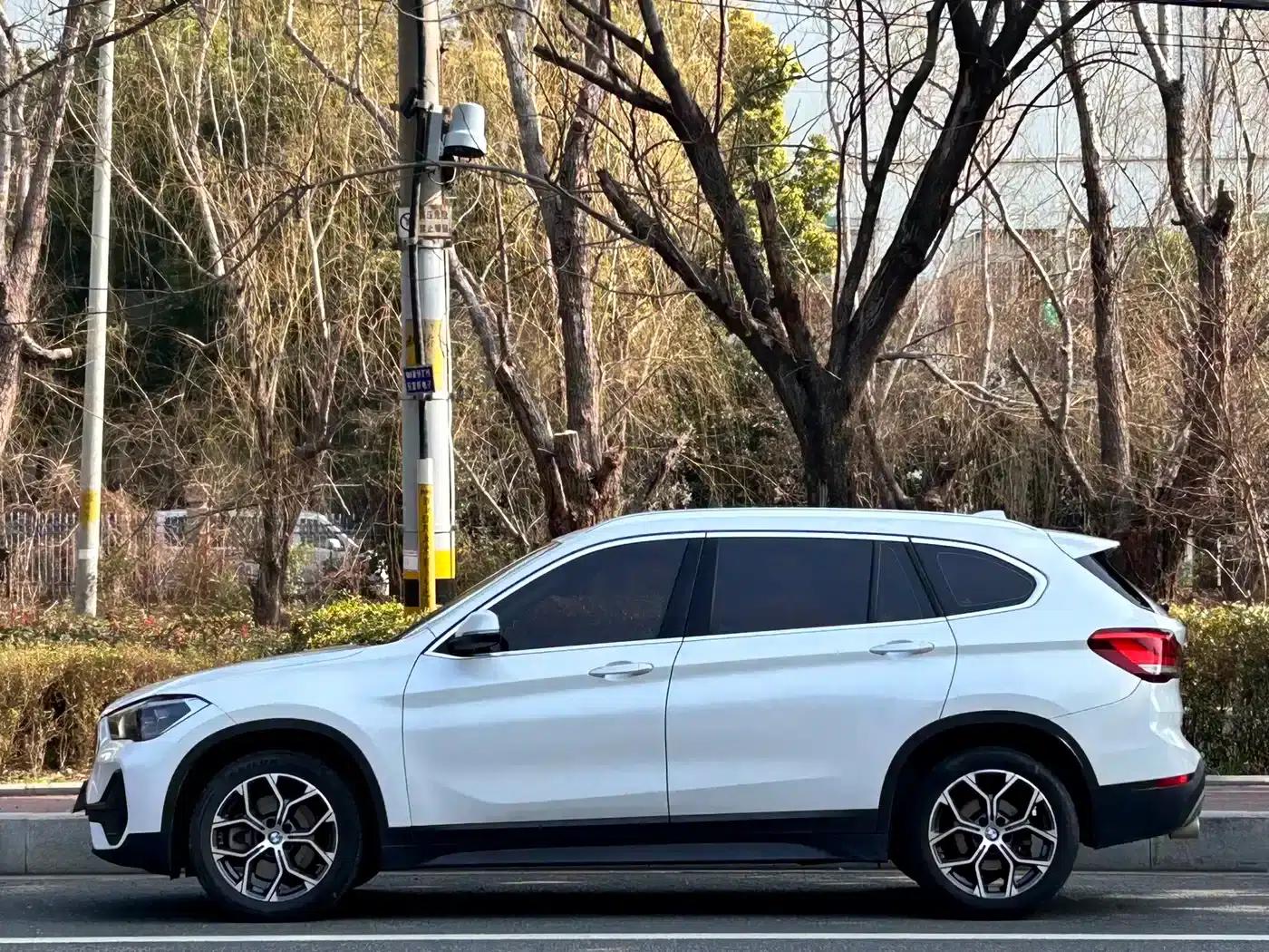 BMW X1 2020 sDrive25Li Leading Edition — миниатюра 4