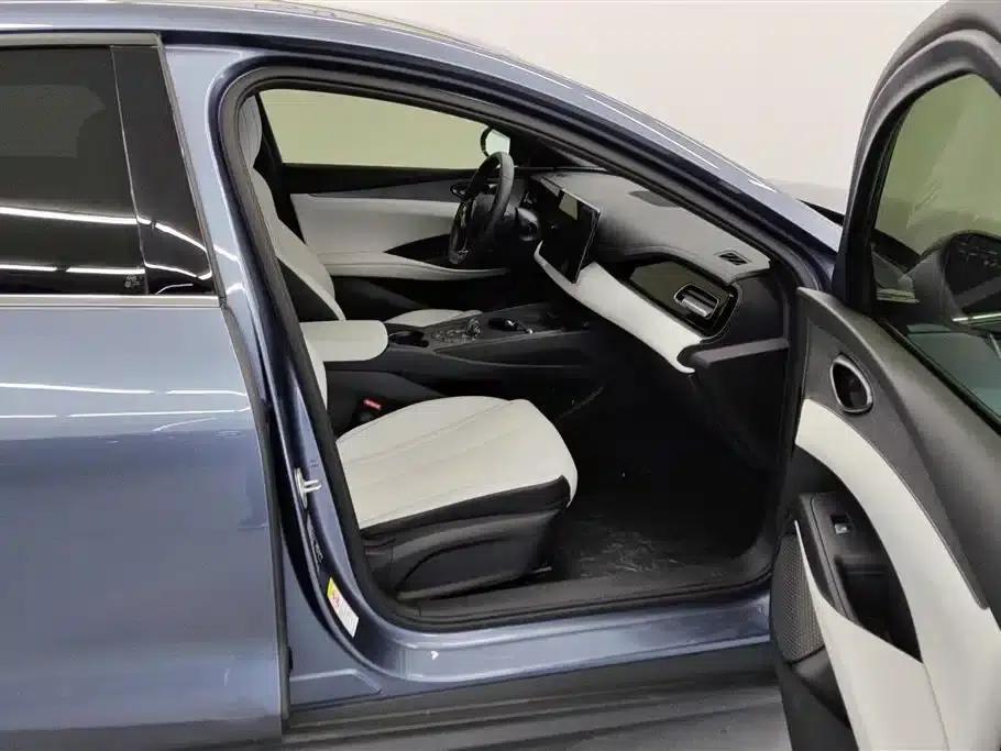 Seal 06 2025 DM-i Intelligent Driving Edition 80KM Luxury Model — миниатюра 8