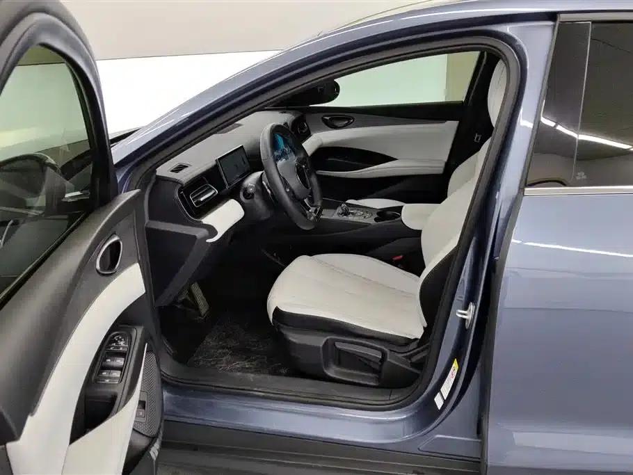 Seal 06 2025 DM-i Intelligent Driving Edition 80KM Luxury Model — миниатюра 9