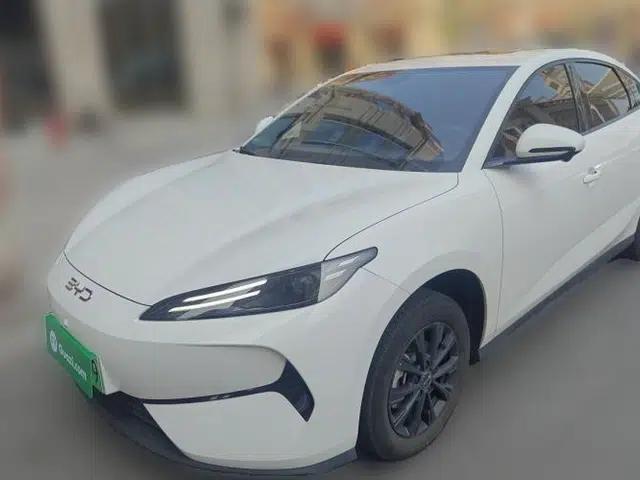 BYD e7 2025 Model 520 Smart Travel Edition