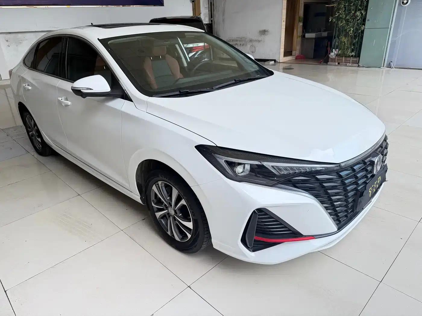Changan Eado 2024 PLUS Blue Whale NE 1.4T GDI DCT High-Performance Edition — миниатюра 3