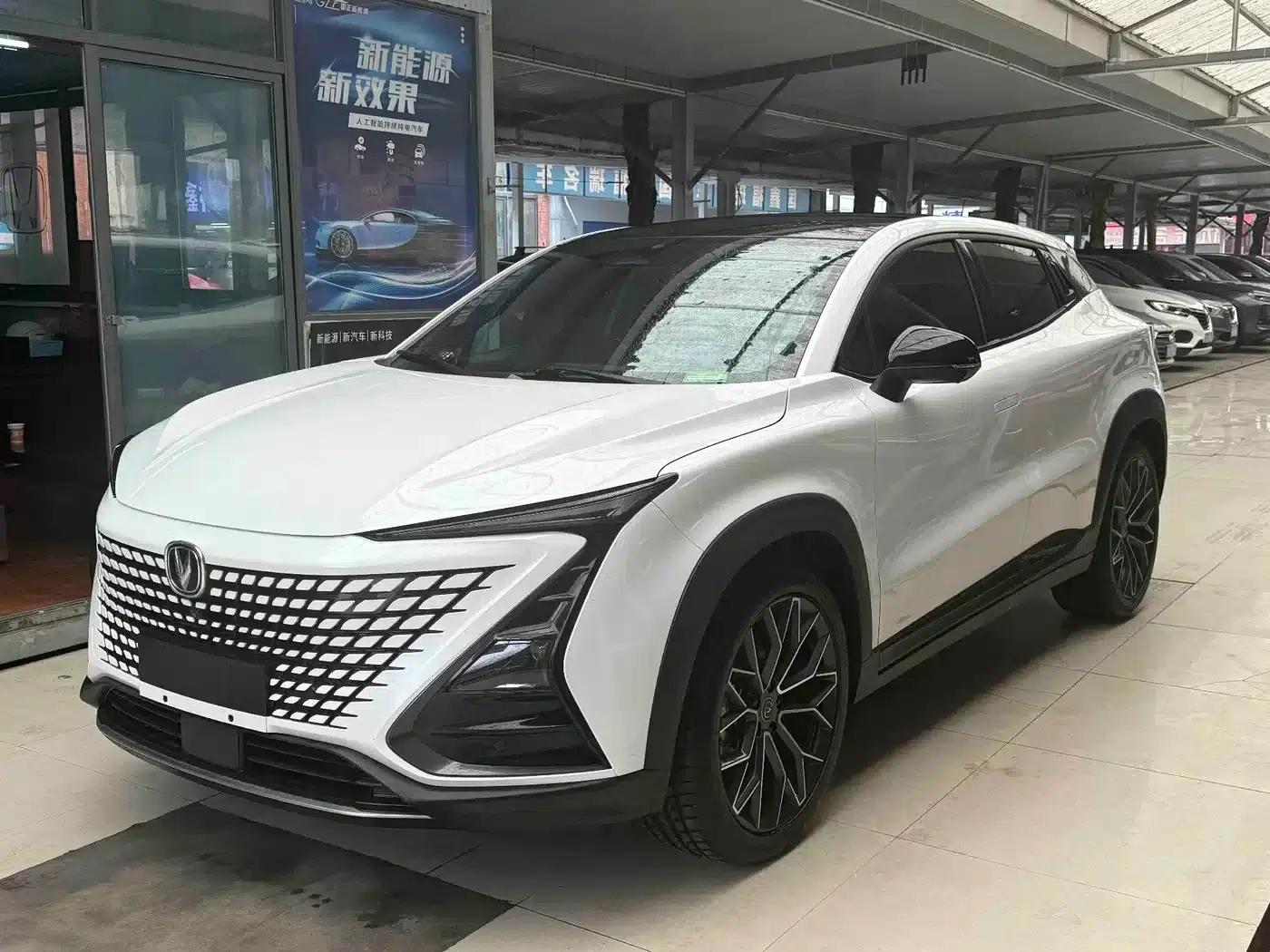 Changan UNI-T 2022 1.5T Premium Edition — миниатюра 1