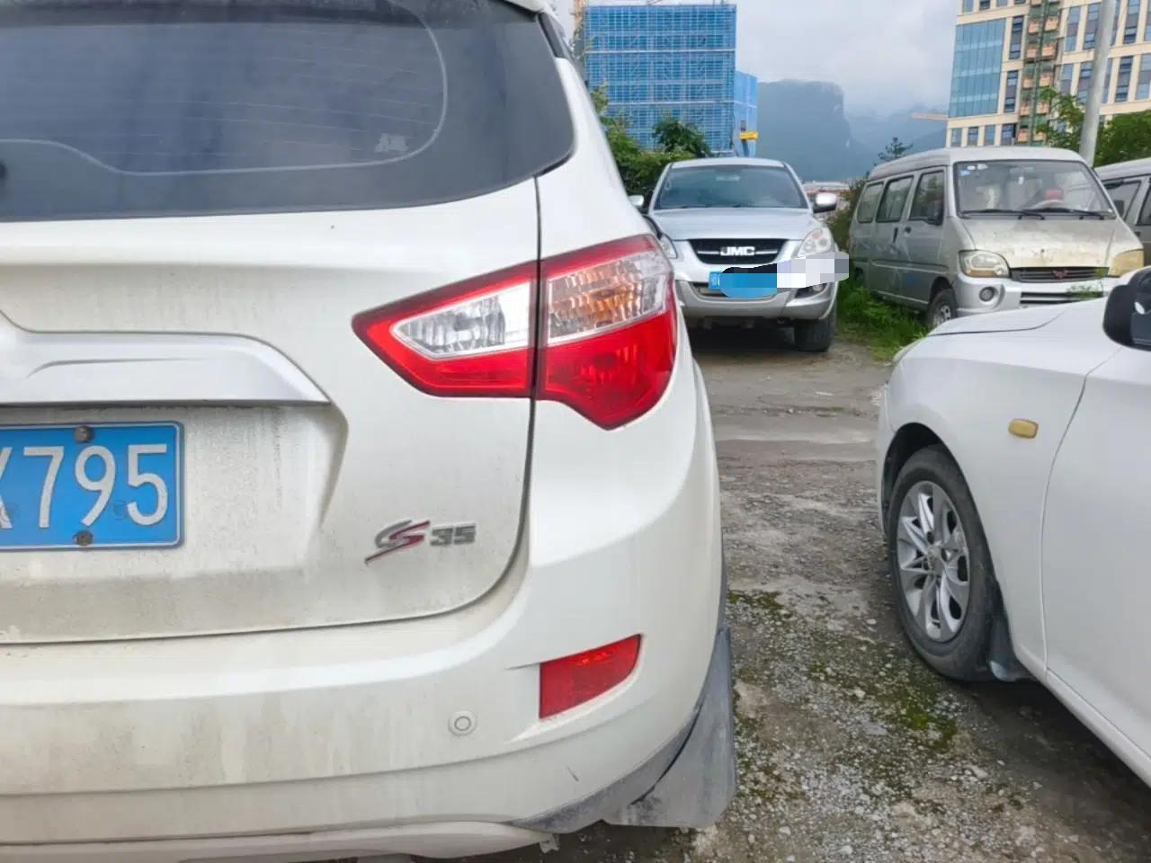 CHANGAN CS35 2014 1.6L Manual Luxury Model China IV Standard — миниатюра 9