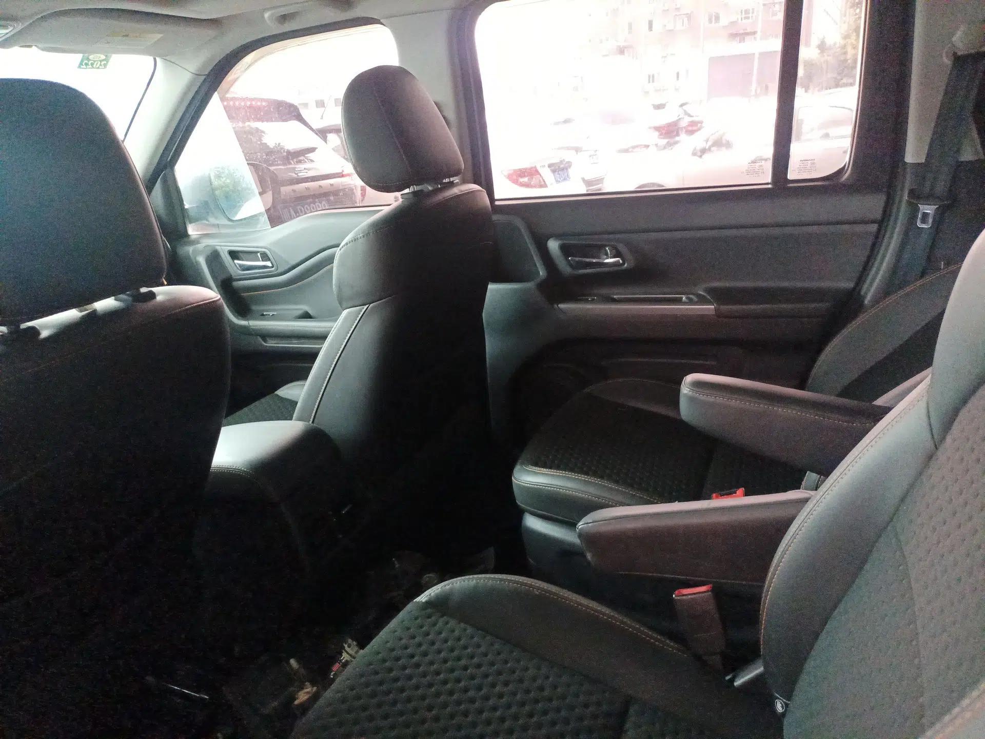 CHANGAN OSHAN X70A 2018 1.5L Manual Luxury Model — миниатюра 17