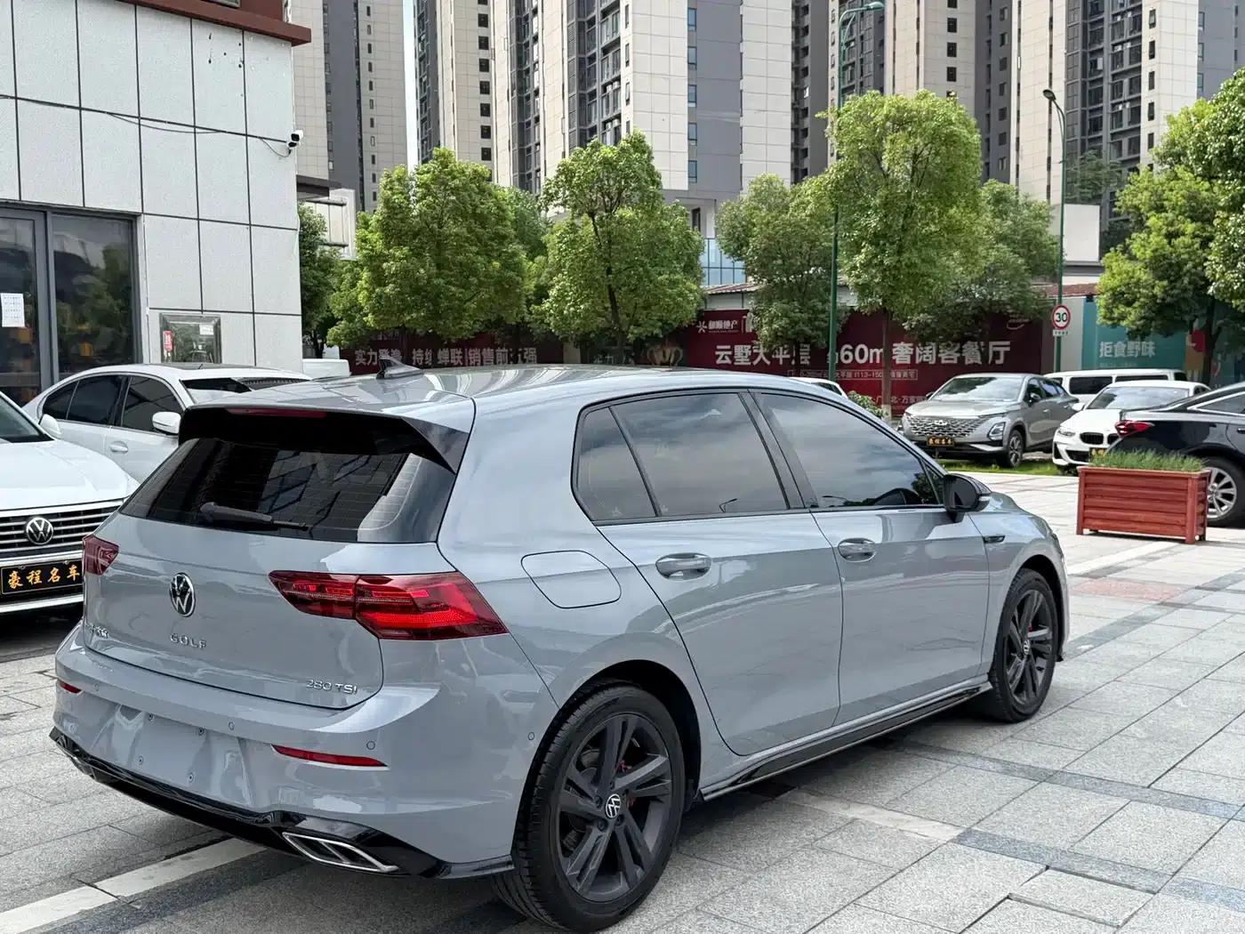 2023 Golf 280TSI DSG R-Line Lite — миниатюра 11