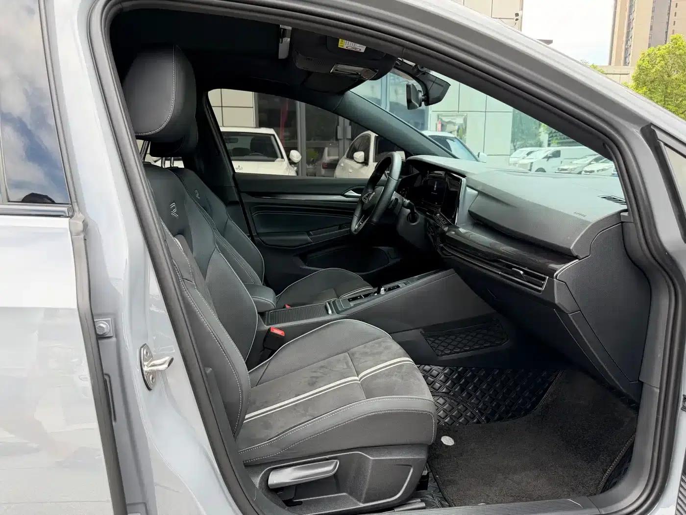 2023 Golf 280TSI DSG R-Line Lite — миниатюра 9
