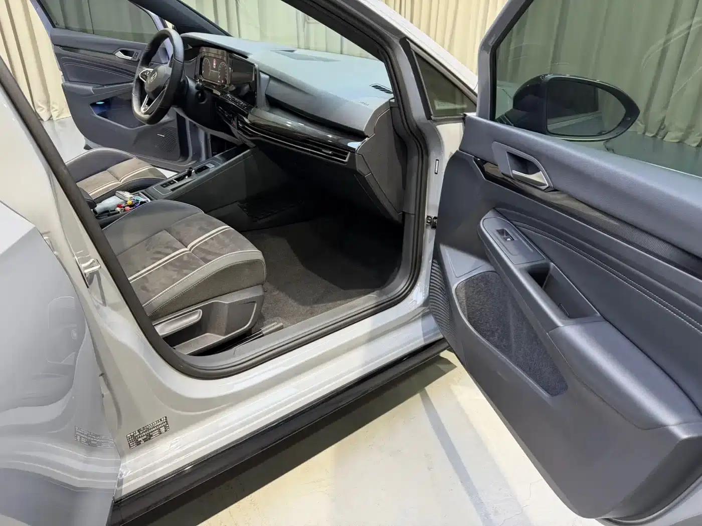 2023 Golf 280TSI DSG R-Line — миниатюра 12