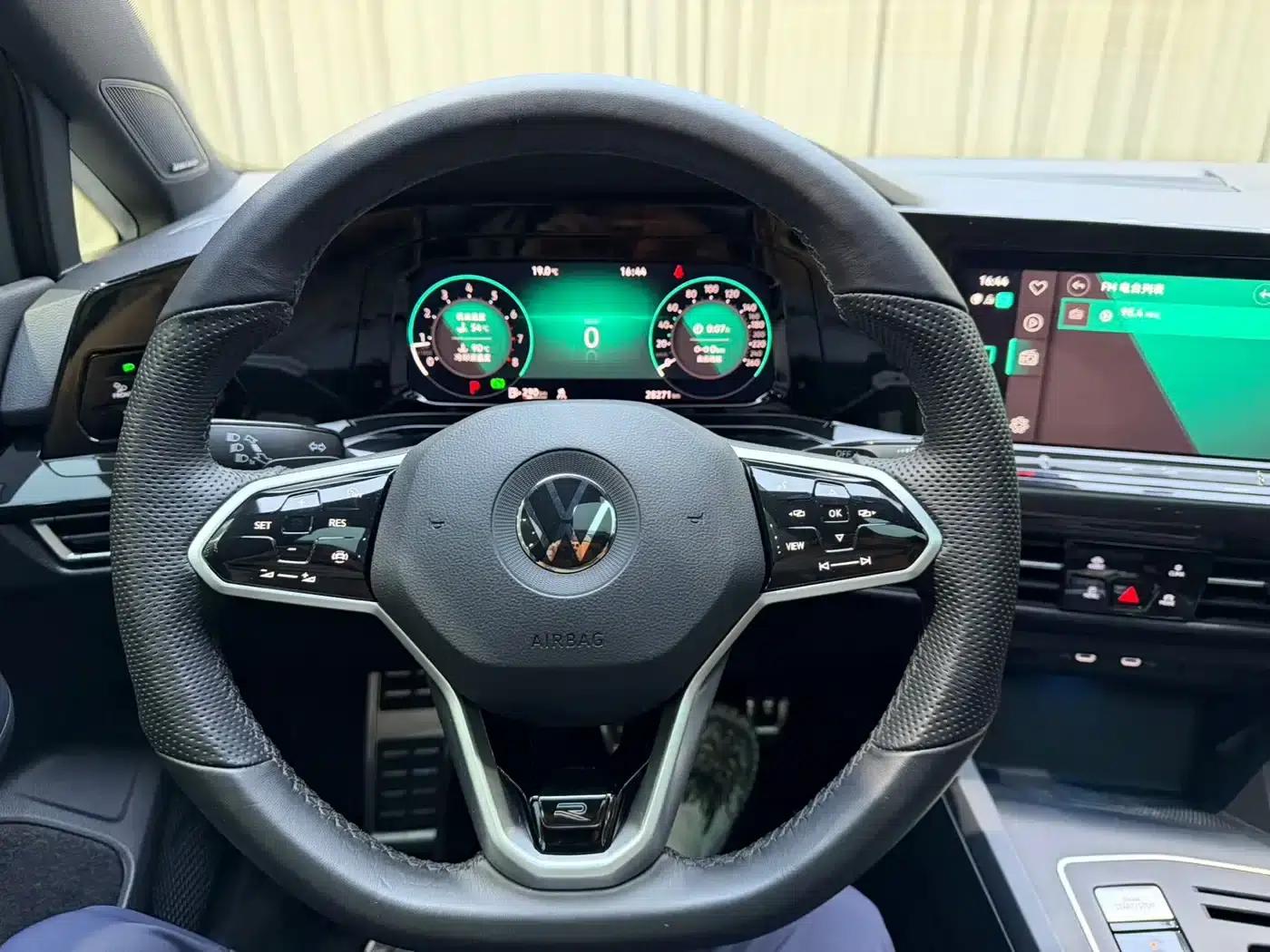 2023 Golf 280TSI DSG R-Line — миниатюра 14