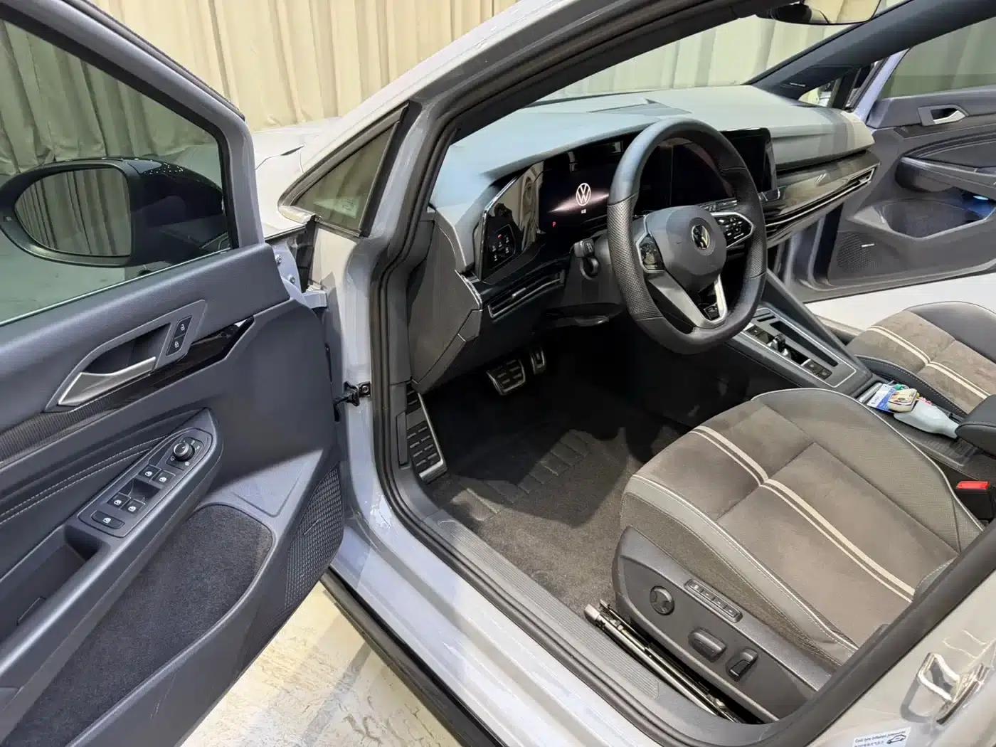2023 Golf 280TSI DSG R-Line — миниатюра 9