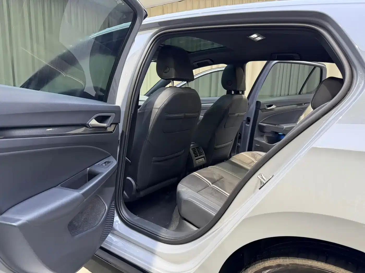 2023 Golf 280TSI DSG R-Line — миниатюра 10