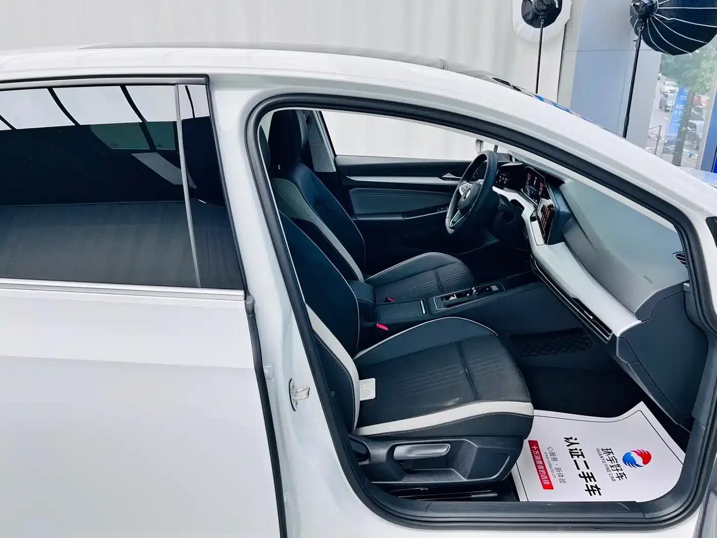 2023 Golf 280TSI DSG Pro — миниатюра 25