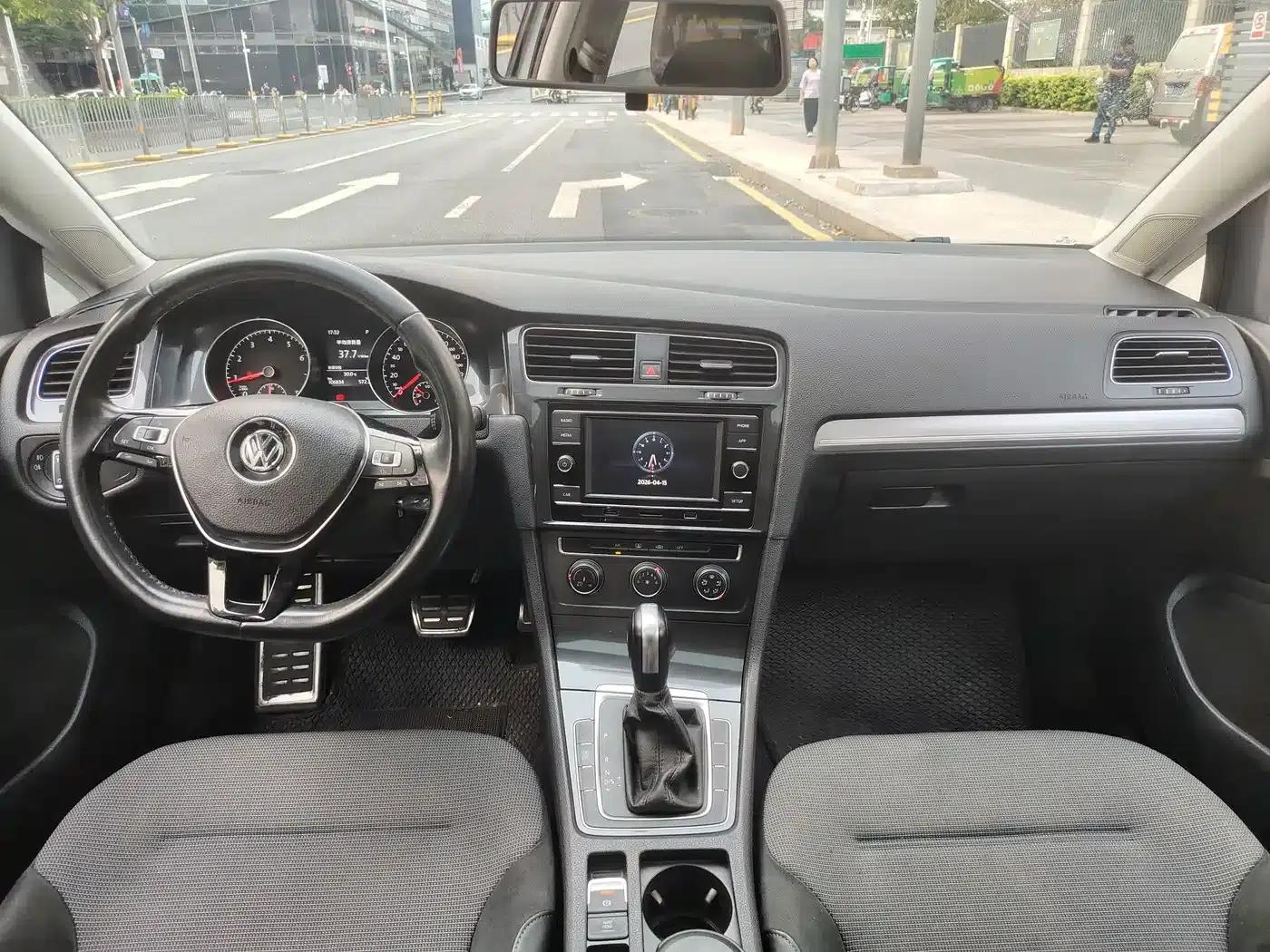 2018 Golf 230TSI Automatic Comfort — миниатюра 12
