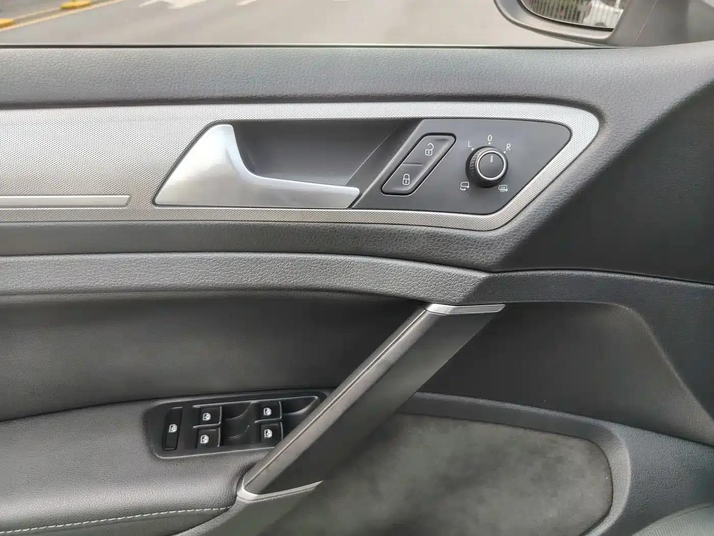 2018 Golf 230TSI Automatic Comfort — миниатюра 17