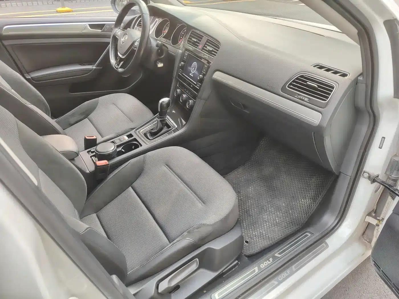 2018 Golf 230TSI Automatic Comfort — миниатюра 19