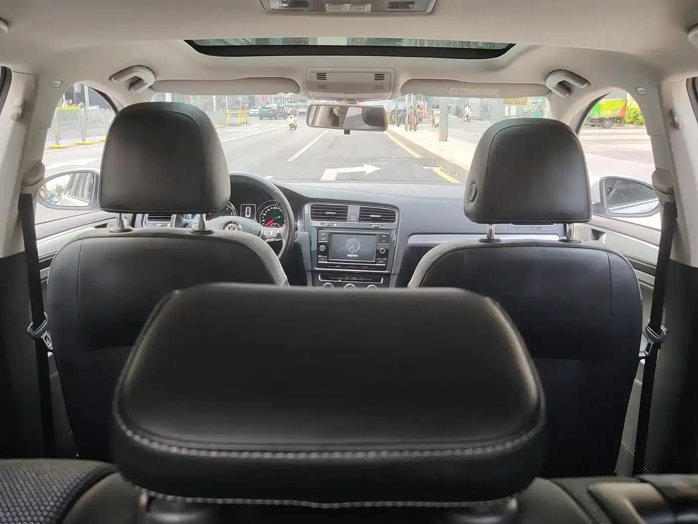 2018 Golf 230TSI Automatic Comfort — миниатюра 23