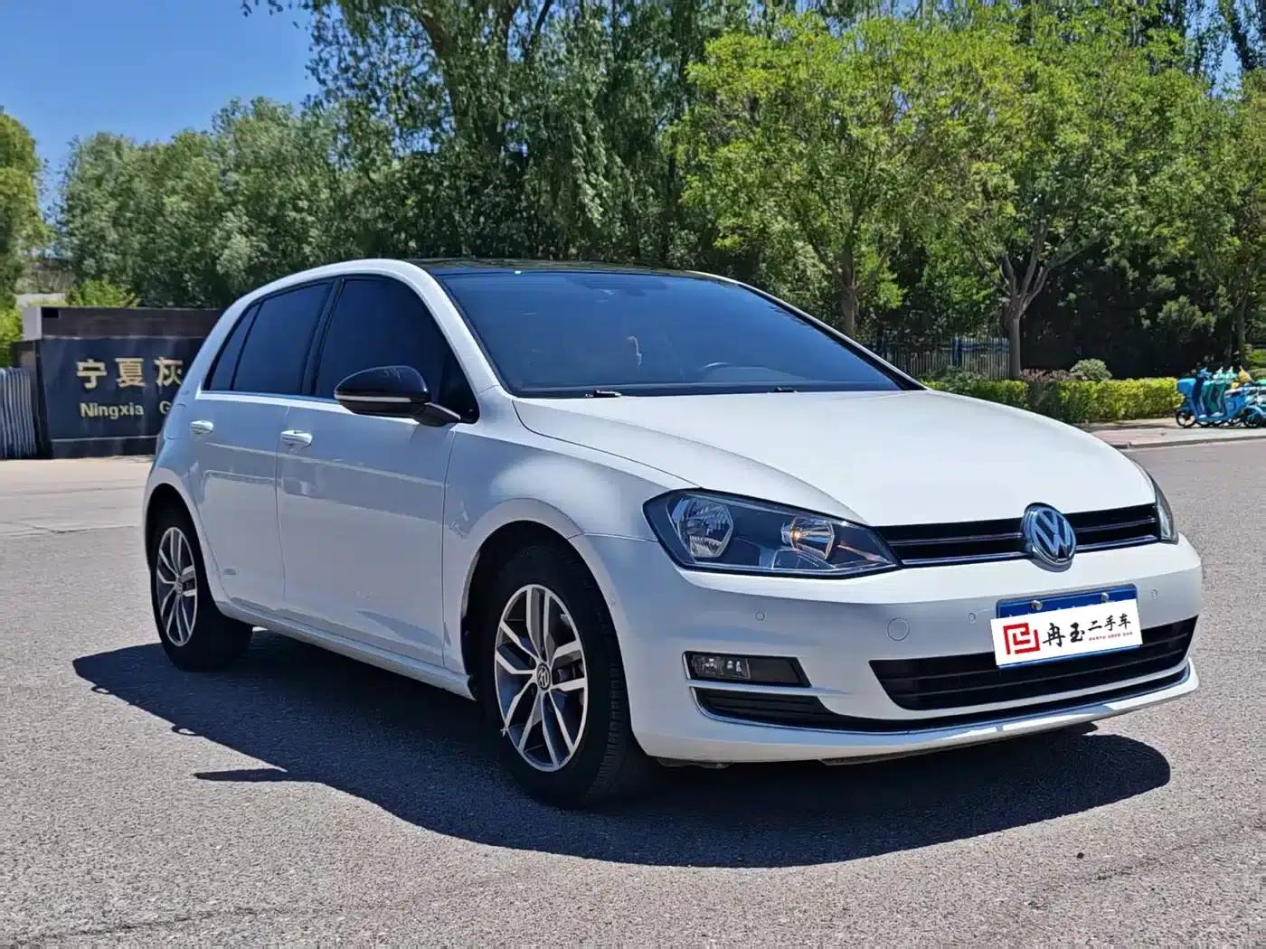 2017 Golf 230TSI Automatic Luxury Millionth Edition — миниатюра 3