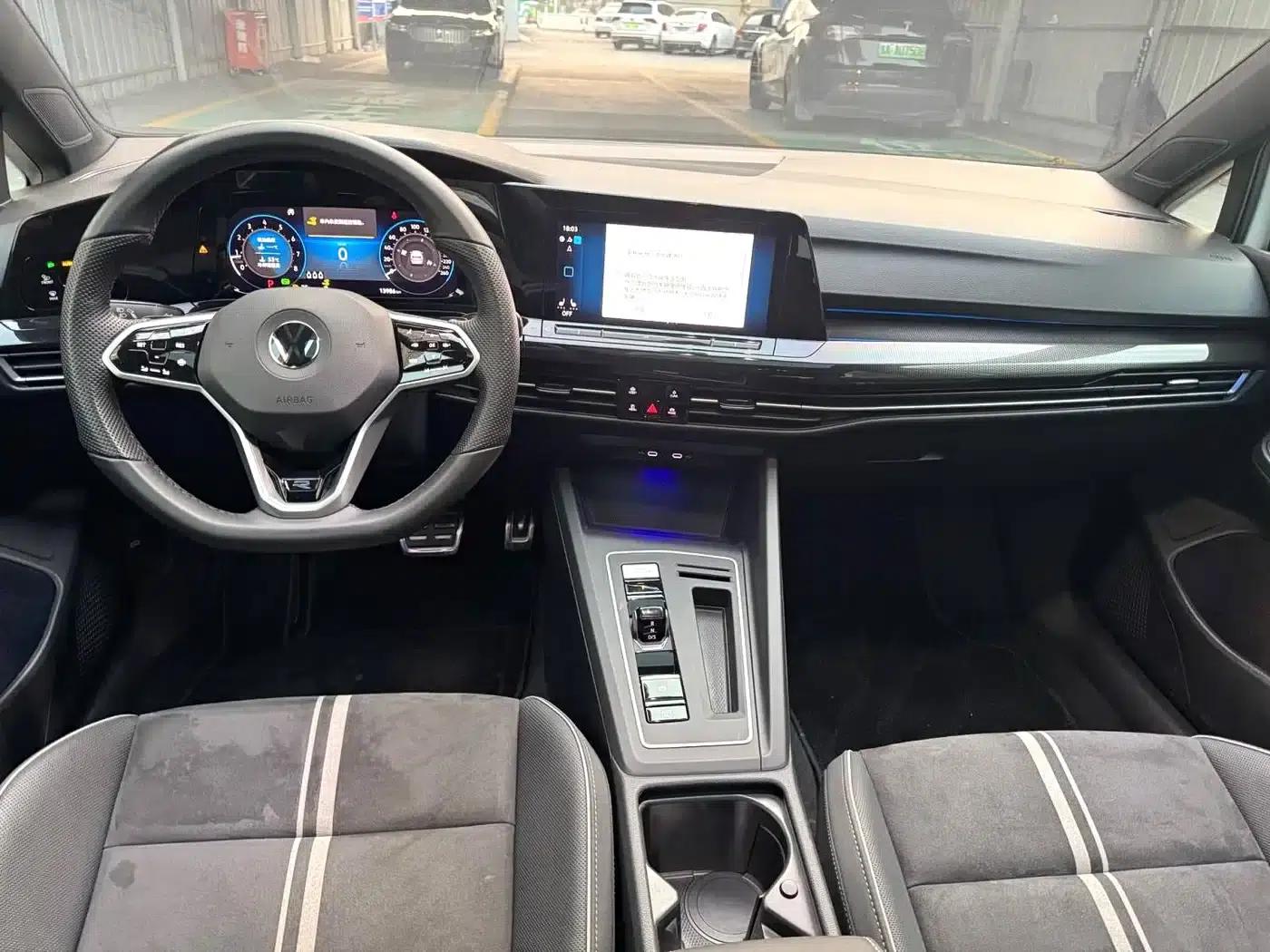 2023 Golf 280TSI DSG R-Line Lite — миниатюра 3