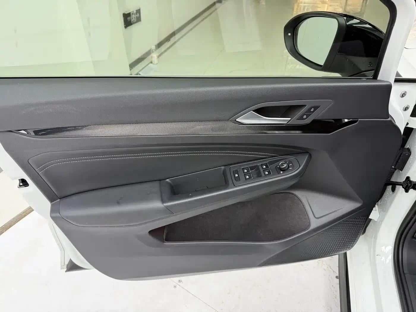 2023 Golf 280TSI DSG R-Line — миниатюра 11