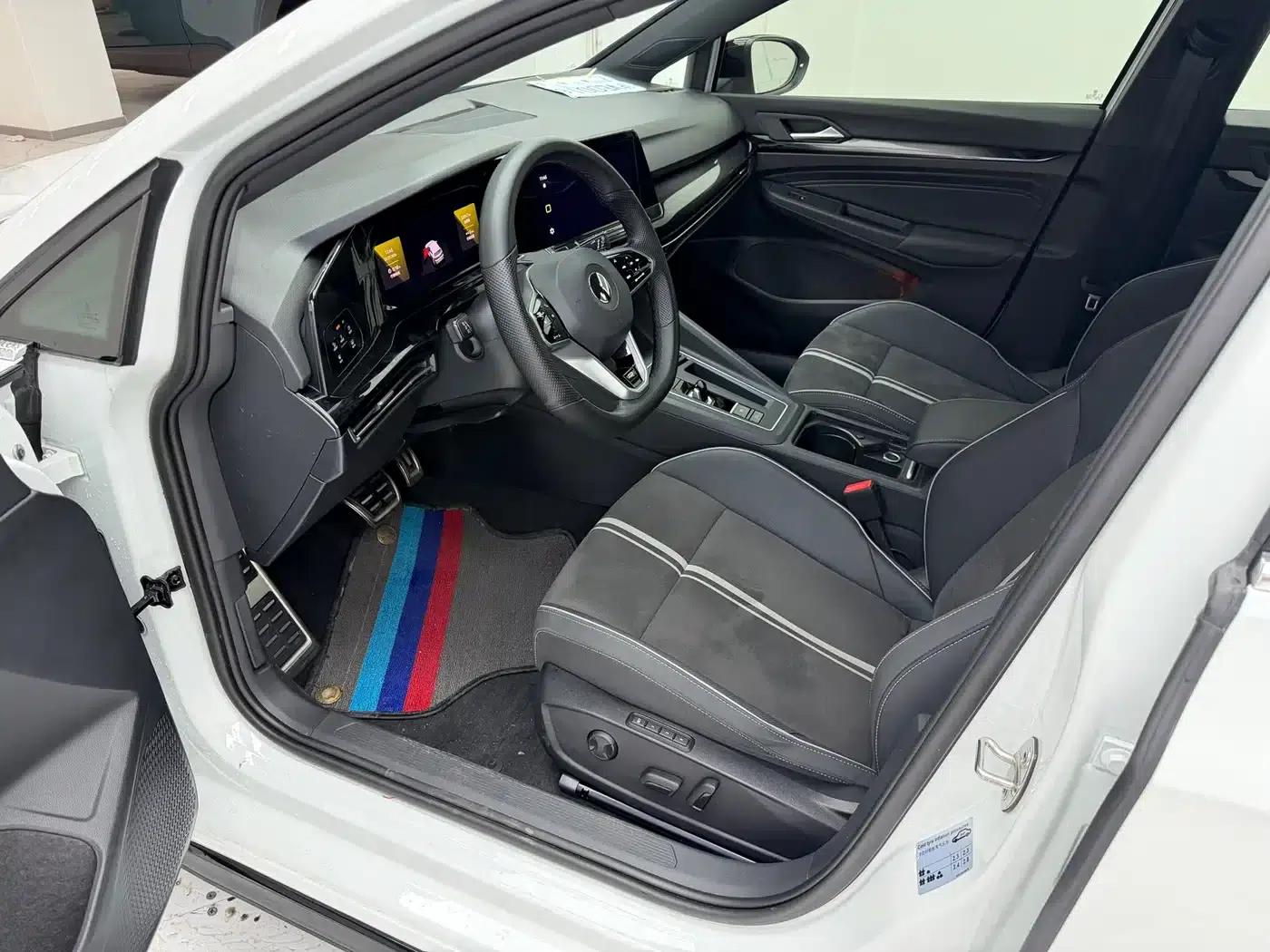 2023 Golf 280TSI DSG R-Line — миниатюра 12