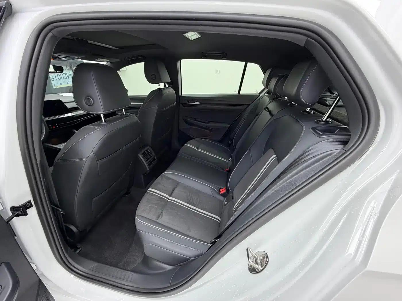 2023 Golf 280TSI DSG R-Line — миниатюра 13
