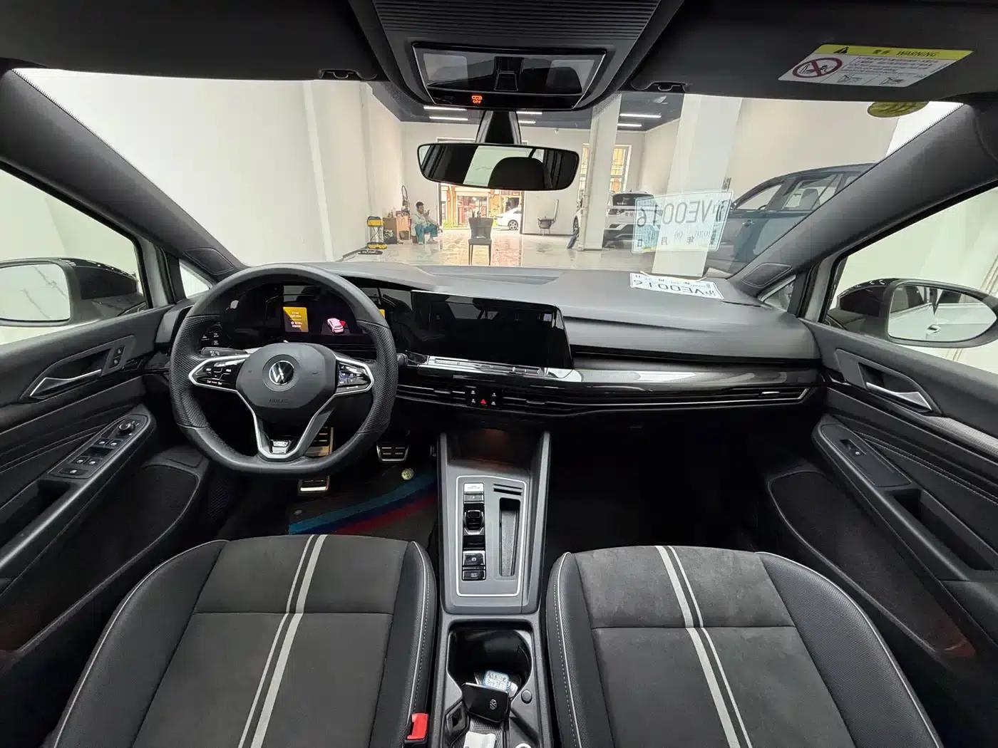 2023 Golf 280TSI DSG R-Line — миниатюра 14