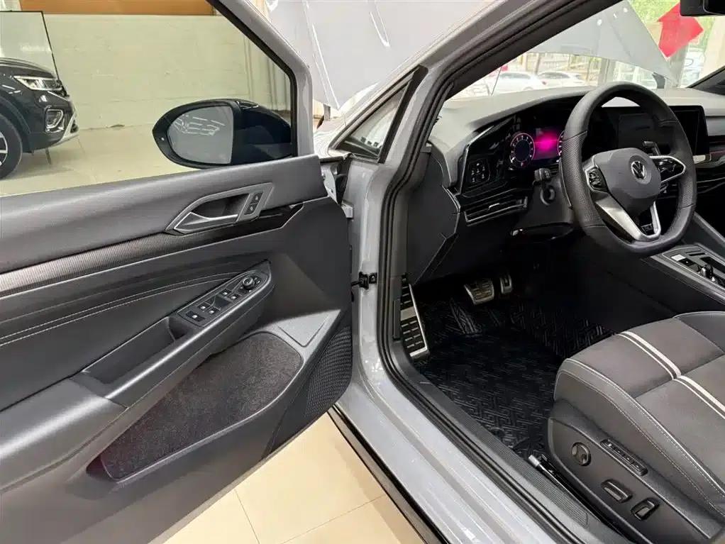 2023 Golf 280TSI DSG R-Line Lite — миниатюра 8