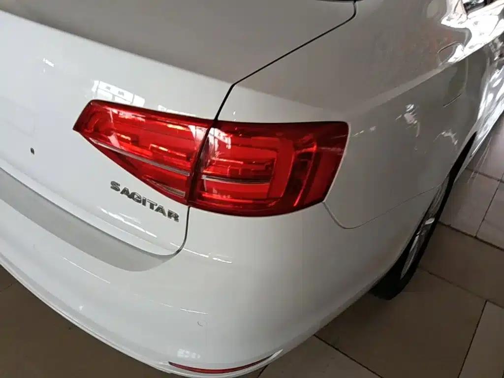 2015 Volkswagen Sagitar 1.6L Automatic Comfort Model — миниатюра 8