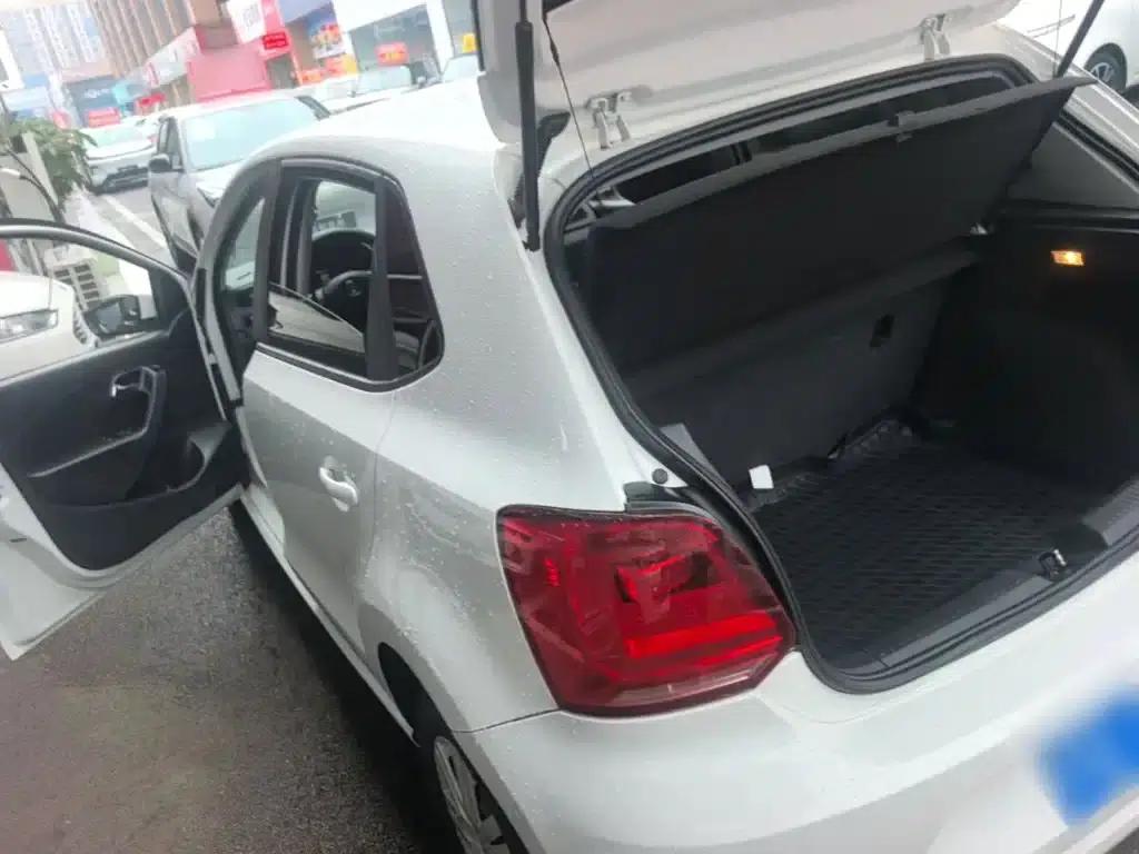 2016 Polo 1.4L Automatic Fashion Edition — миниатюра 5