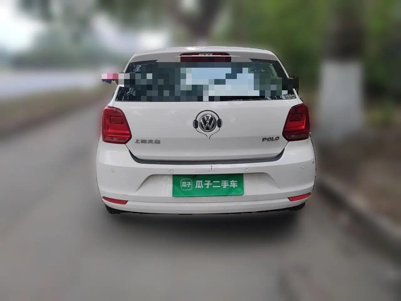 Volkswagen Polo 2014 1.4L Manual Fashion Edition — миниатюра 5