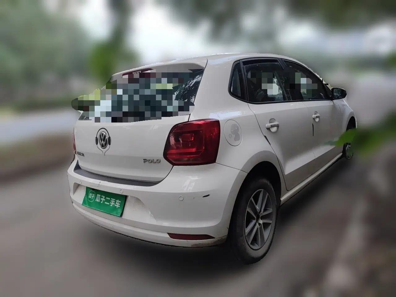 Volkswagen Polo 2014 1.4L Manual Fashion Edition — миниатюра 6