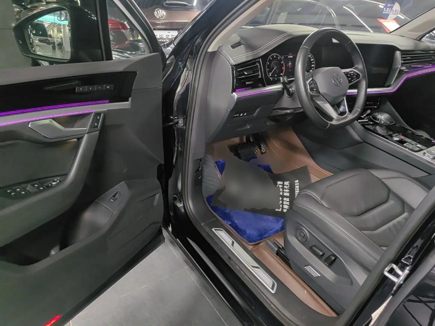 Volkswagen Touareg 2022 3.0 TSI Prestige Edition Classic Sport Package — миниатюра 23