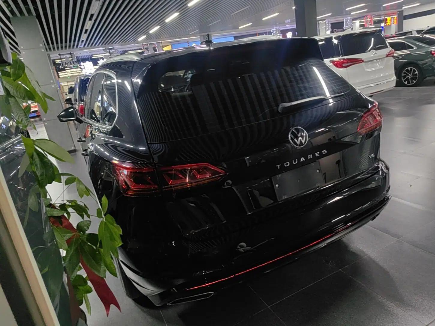 Volkswagen Touareg 2022 3.0 TSI Prestige Edition Classic Sport Package — миниатюра 4