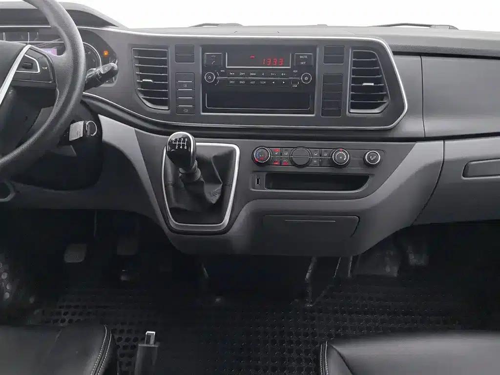 Xintu V80 2021 Model 2.0T Manual Classic Aoyuntong 127PS Medium Wheelbase Medium Roof 6/7/8/9 Seats — миниатюра 12