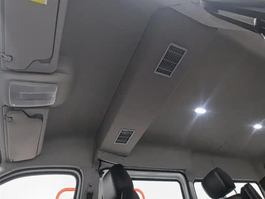 Xintu V80 2021 Model 2.0T Manual Classic Aoyuntong 127PS Medium Wheelbase Medium Roof 6/7/8/9 Seats — миниатюра 14