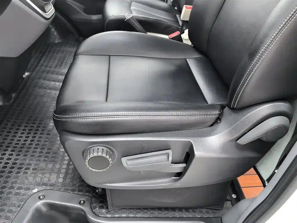 Xintu V80 2021 Model 2.0T Manual Classic Aoyuntong 127PS Medium Wheelbase Medium Roof 6/7/8/9 Seats — миниатюра 20
