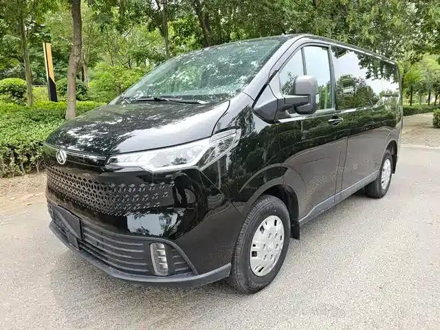 Xintu V70 2023 2.0T Elite Edition Automatic Short Wheelbase Low Roof 5/6 Seats