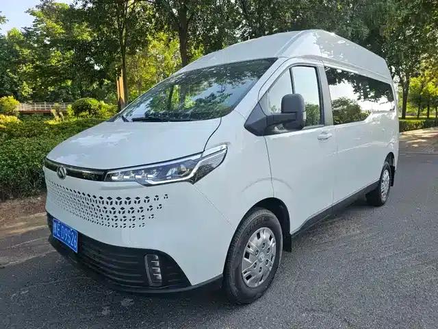 Xintu V70 2023 2.0T Elite Edition Automatic Long Wheelbase Mid-Roof 6/7 Seats