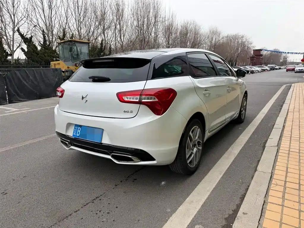 DS 5 2015 1.6T Luxury Edition THP160 — миниатюра 12