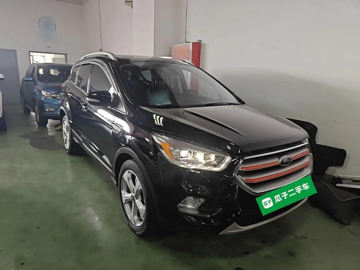 Ford Kuga 2018 Facelifted EcoBoost 180 Two-Wheel Drive Luxury Wing Edition — миниатюра 3