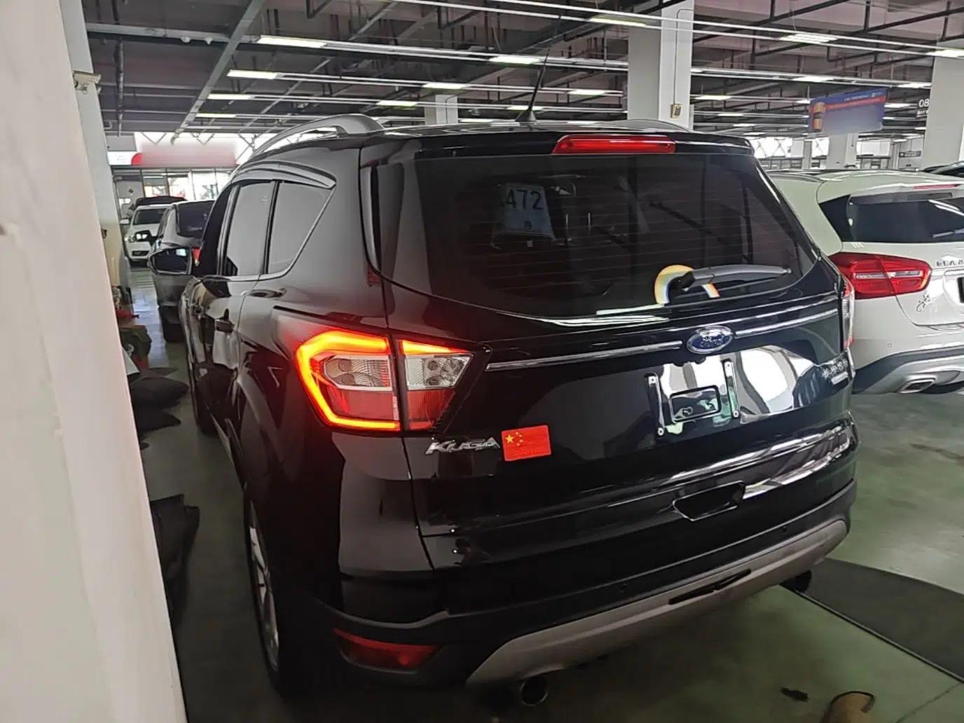 Ford Kuga 2018 Facelifted EcoBoost 180 Two-Wheel Drive Luxury Wing Edition — миниатюра 4