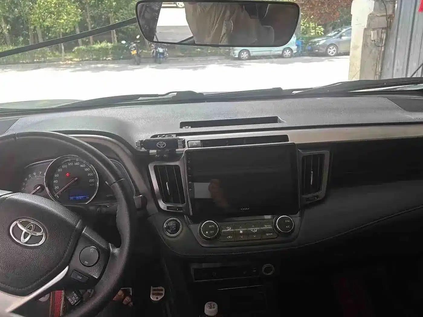 2015 RAV4 2.0L CVT 4WD Elite Edition — миниатюра 5