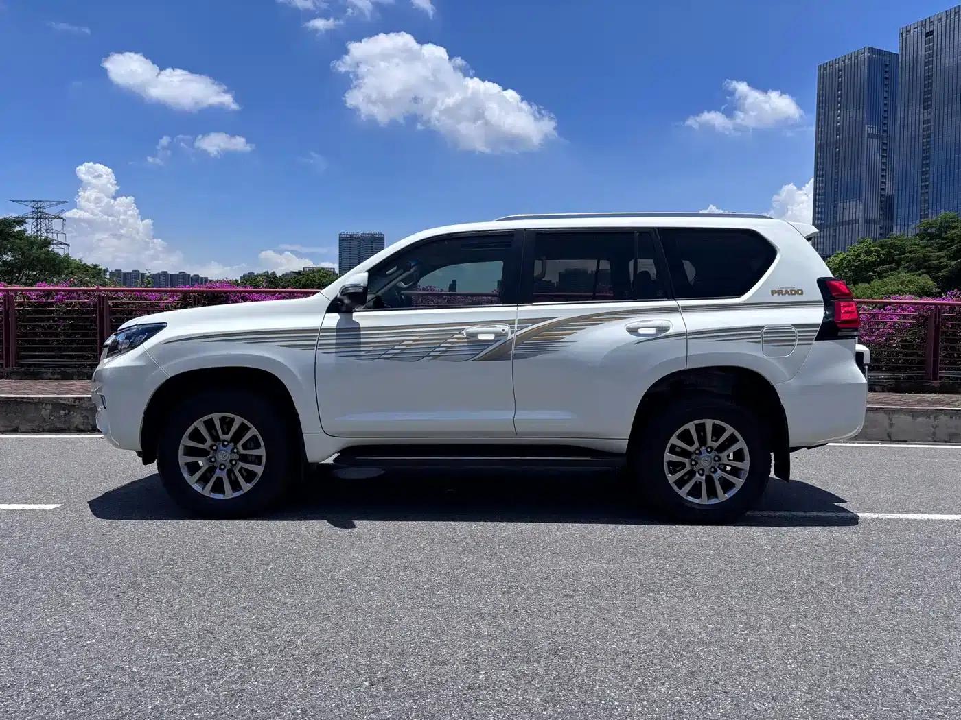 2019 Prado (Imported) 4.0L Automatic — миниатюра 3
